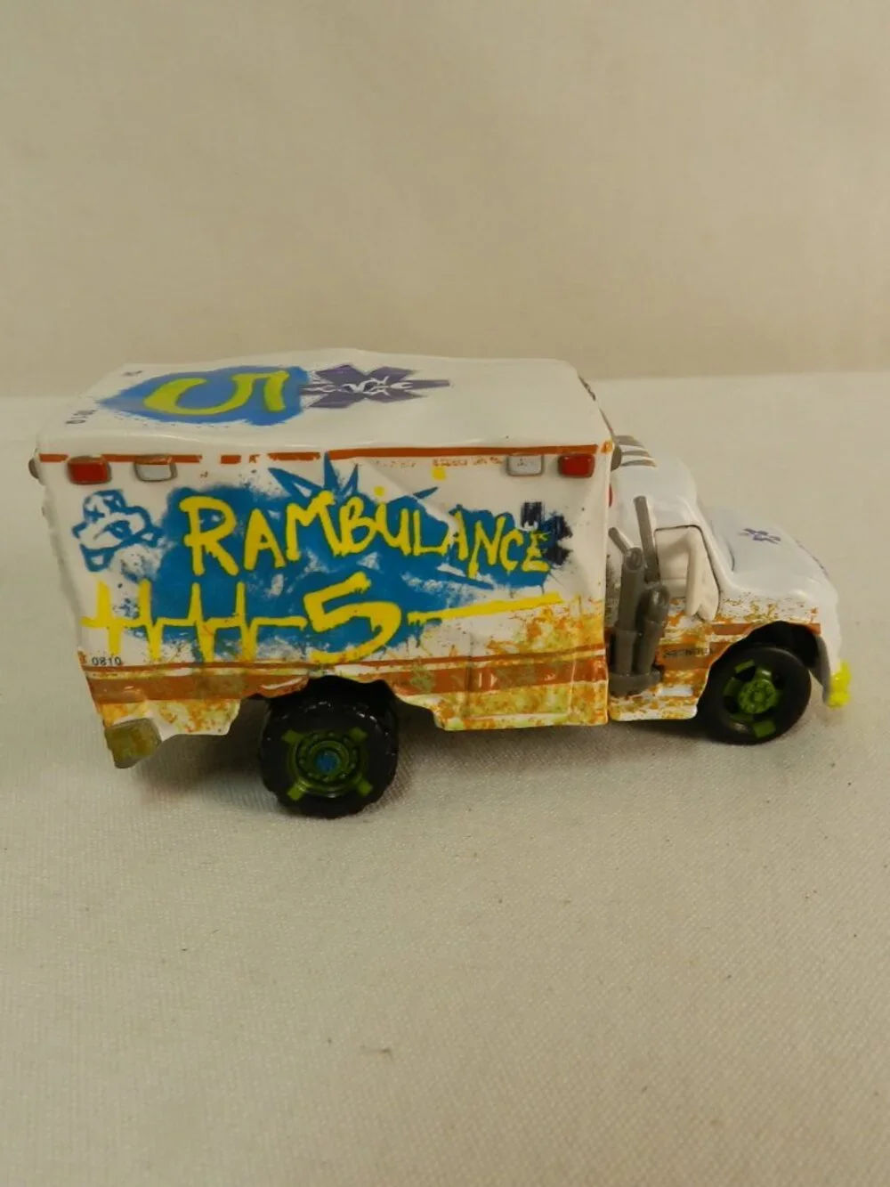 Rambulance Dr. Damage car Die Cast 3.5